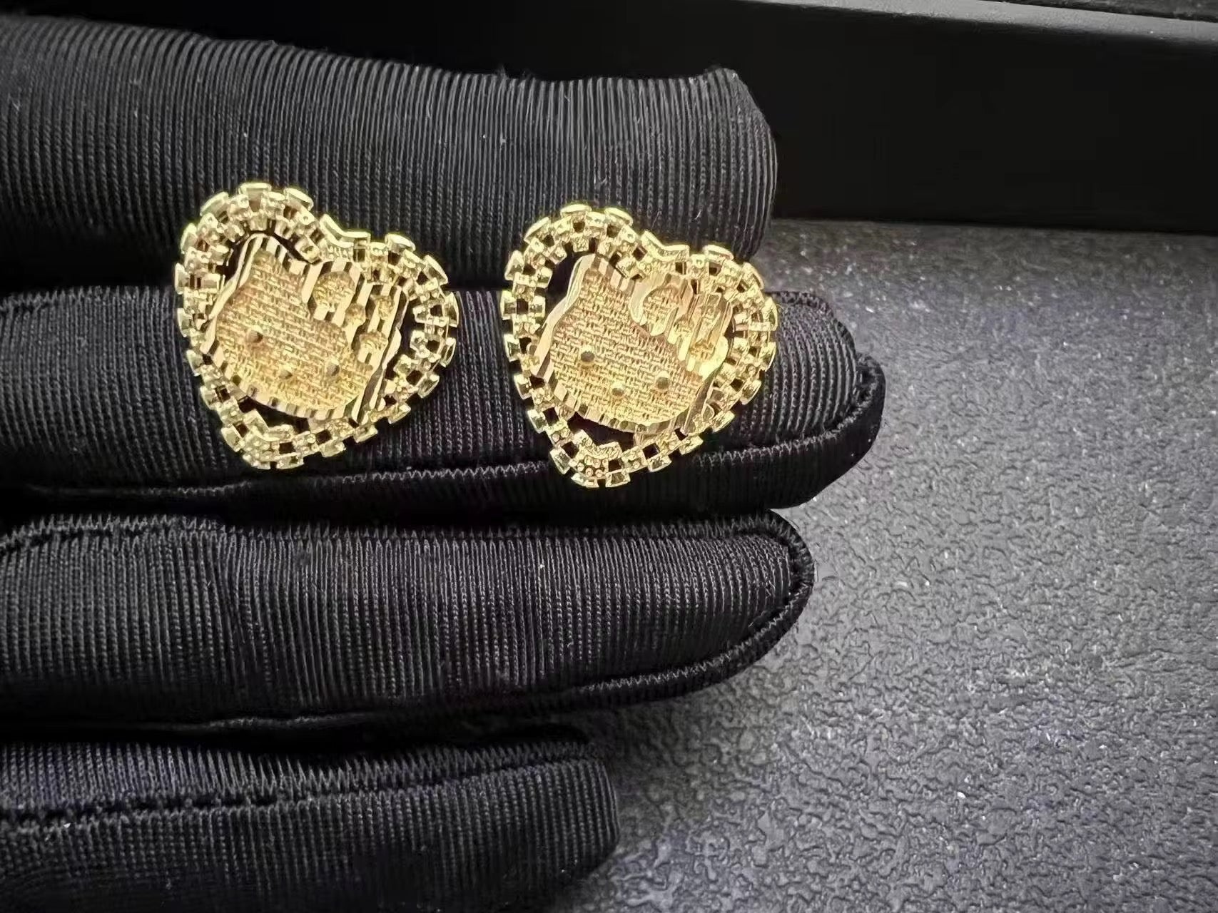 Hello Kitty heart-shaped earrings