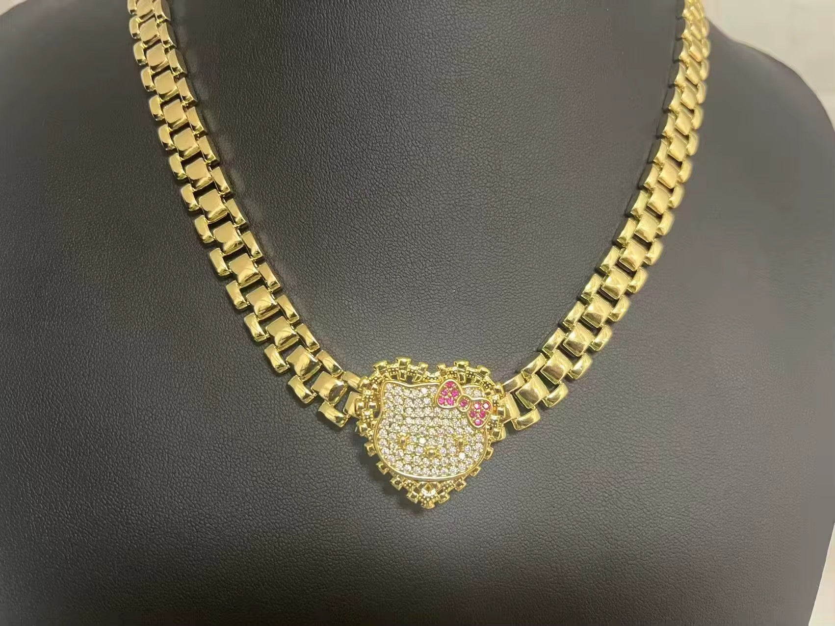 Kitty Rollie Chain