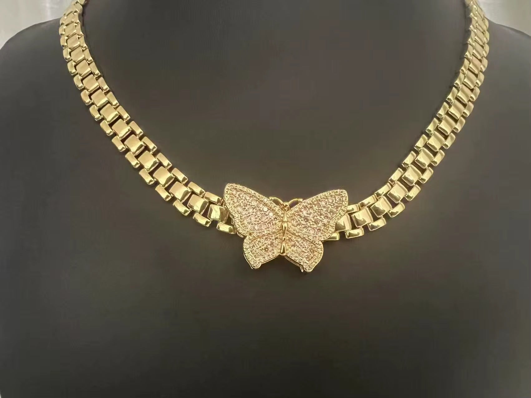 Butterfly Rollie Chain
